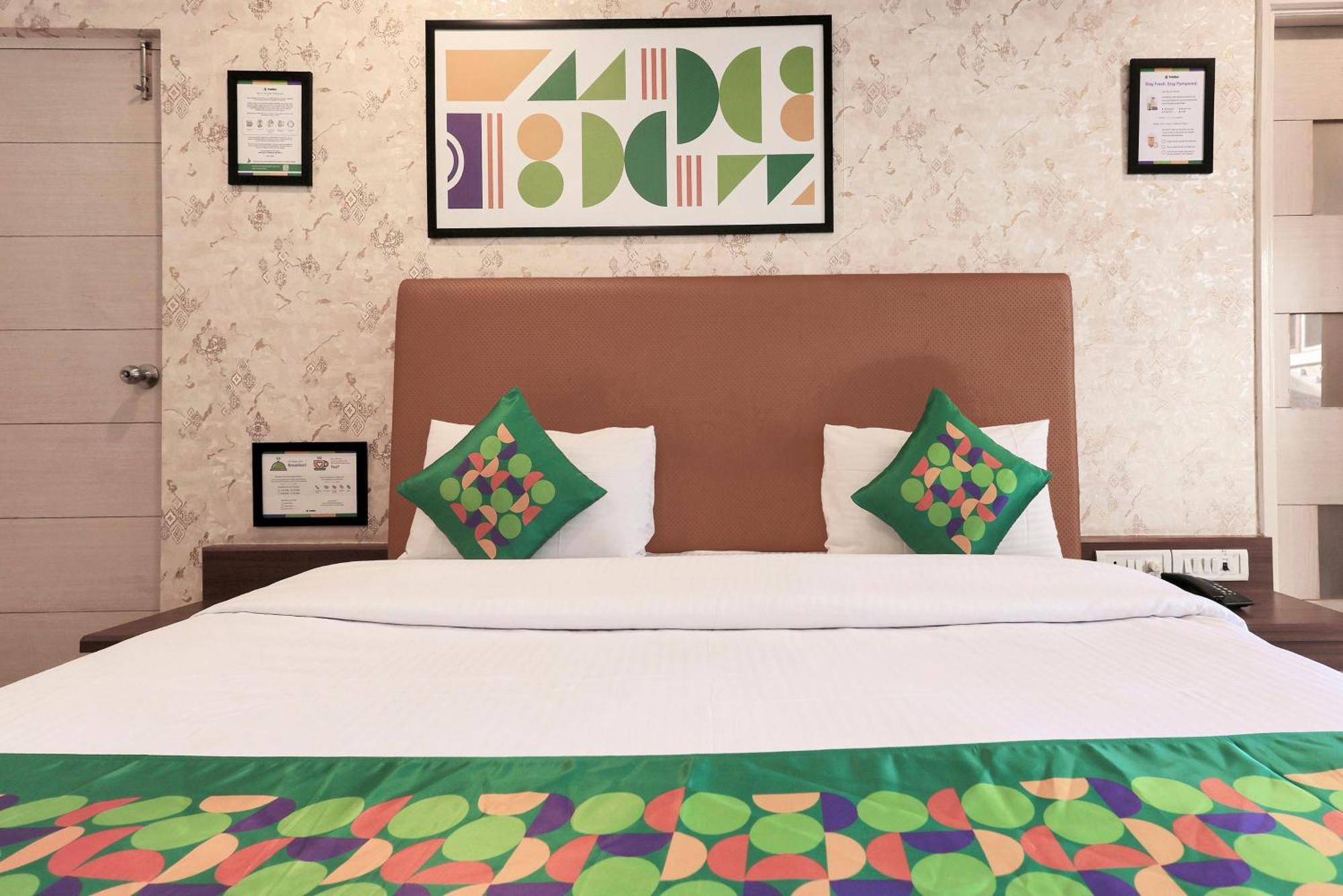 Treebo Rvg Hotel Vadodara Ngoại thất bức ảnh